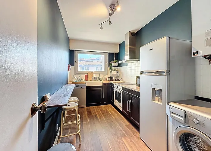 Agreable Grand T2 Confort Au Centre De * Biarritz