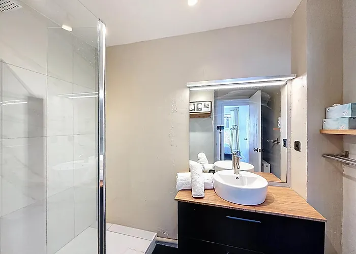 Grand T2 Confort Au Centre De Appartement