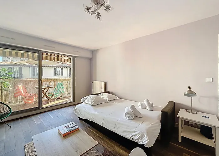 Agreable Grand T2 Confort Au Centre De Apartment